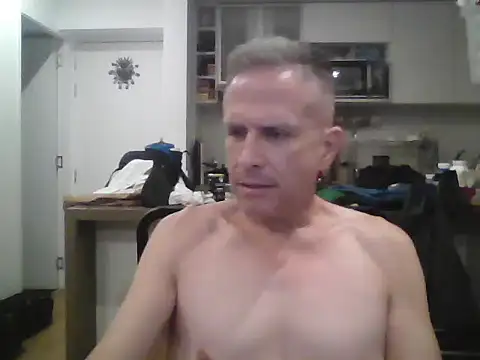 Diegoperrote682661 online show from April 15, 3:17 am