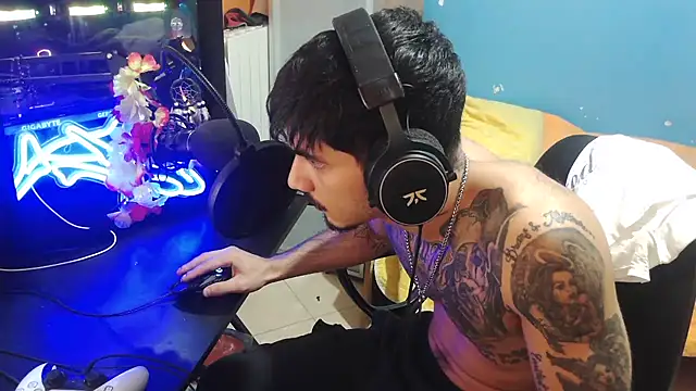 Badboyi1997 online show from October 20, 4:22 pm