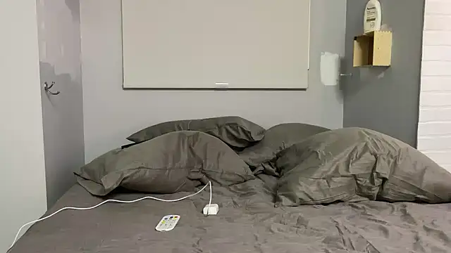 Snapshot of Dylansd chatting on January 6, 8:35 am Dylansd online show from January 6, 8:35 am