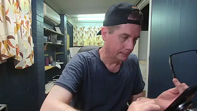 tilobinder online show from December 15, 12:57 pm