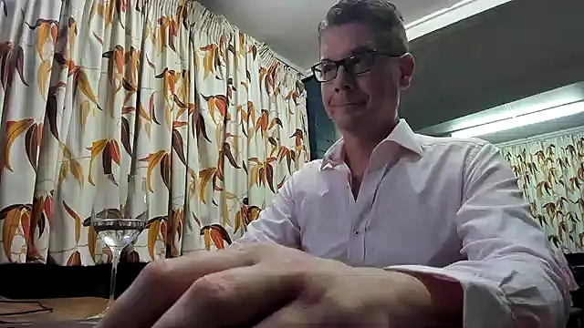 tilobinder online show from December 14, 1:16 pm