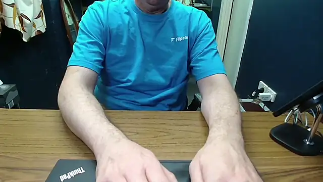 tilobinder online show from October 11, 2:10 pm