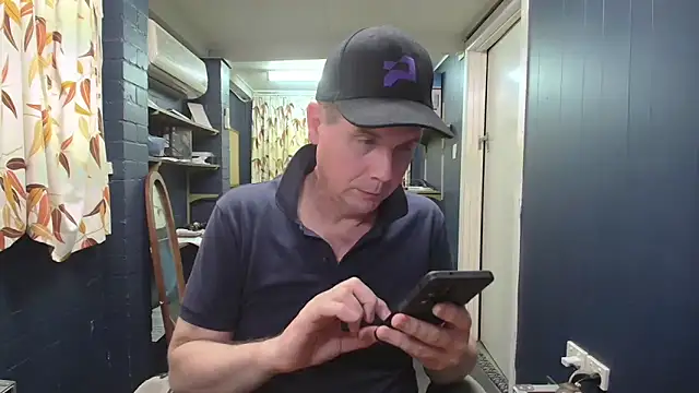 tilobinder online show from October 8, 1:48 pm