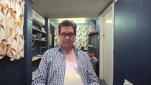 tilobinder online show from September 14, 1:57 pm