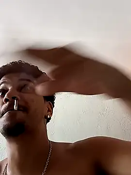 Snapshot of gugao666 chatting on December 17, 2:11 pm gugao666 online show from December 17, 2:11 pm