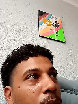 Snapshot of gugao666 chatting on December 2, 2:50 pm gugao666 online show from December 2, 2:50 pm