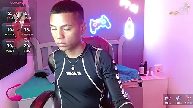 OwenStone  online show from December 17, 8:10 pm