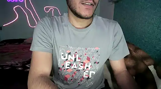 Snapshot of hunter_boy chatting on January 14, 7:21 pm hunter boy online show from January 14, 7:21 pm