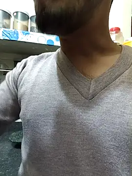 Snapshot of hunter_boy chatting on December 14, 7:46 pm hunter boy online show from December 14, 7:46 pm