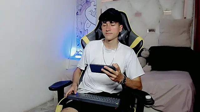 johnny cagee online show from January 9, 9:47 am