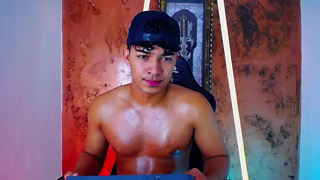 Snapshot of jamescurli_ chatting on February 13, 4:00 am jamescurli  online show from February 13, 4:00 am