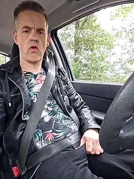 Hectorthyssen1 online show from September 17, 3:02 pm