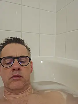 Hectorthyssen1 online show from March 18, 8:45 pm