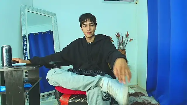 Zacktk7 online show from February 18, 8:15 pm