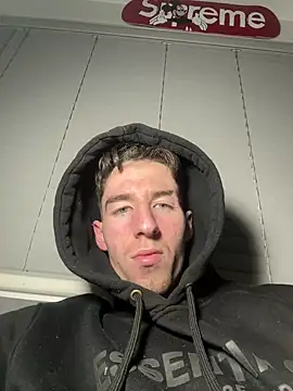 MikesWood21 online show from March 6, 12:43 am