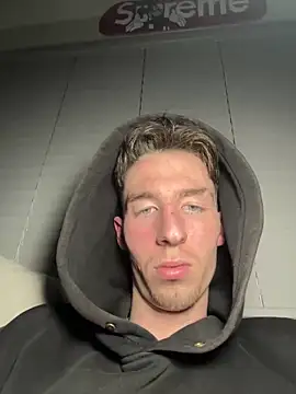 MikesWood21 online show from March 18, 12:08 am