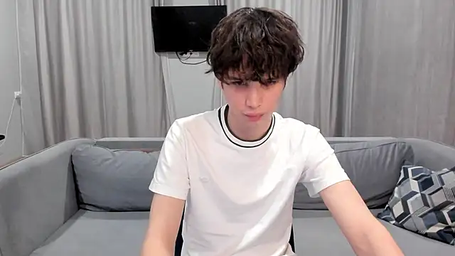 Im Shine Guy online show from December 4, 7:01 pm