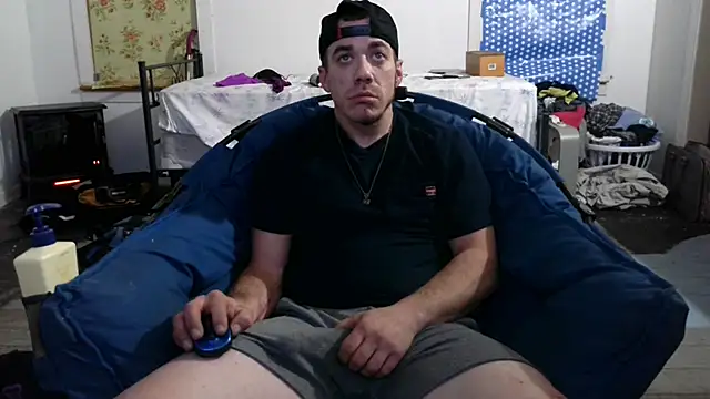 ScubaStevex online show from February 2, 7:20 am