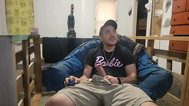 ScubaStevex online show from December 30, 8:04 pm