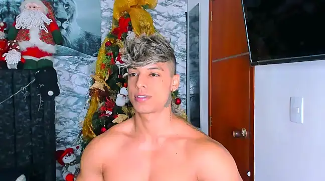 Snapshot of Owen_Muzcle chatting on December 19, 10:24 am Owen Muzcle online show from December 19, 10:24 am