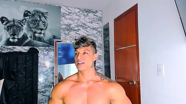 Snapshot of Owen_Muzcle chatting on February 22, 1:33 am Owen Muzcle online show from February 22, 1:33 am