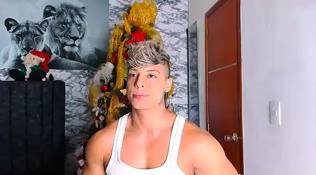 Snapshot of Owen_Muzcle chatting on December 30, 11:26 am Owen Muzcle online show from December 30, 11:26 am