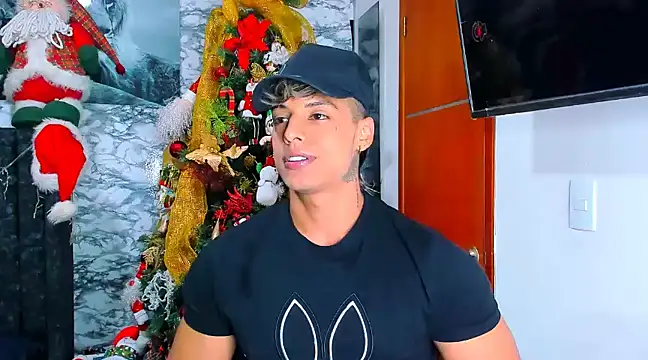 Snapshot of Owen_Muzcle chatting on December 23, 1:18 am Owen Muzcle online show from December 23, 1:18 am