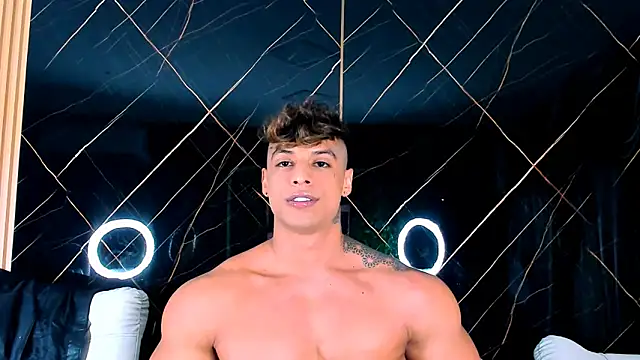 Snapshot of Owen_Muzcle chatting on October 9, 5:51 pm Owen Muzcle online show from October 9, 5:51 pm