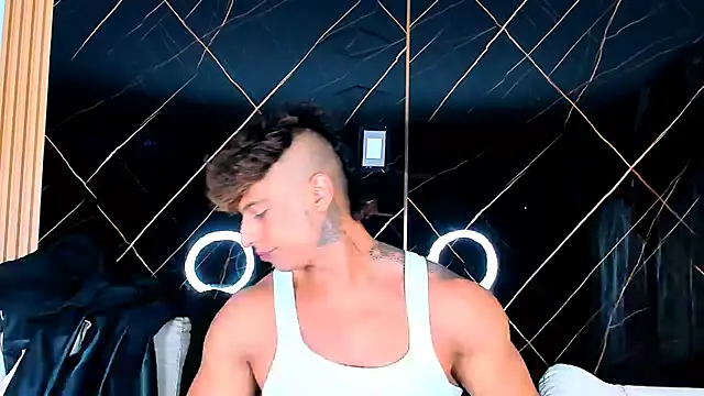 Snapshot of Owen_Muzcle chatting on October 11, 2:59 am Owen Muzcle online show from October 11, 2:59 am