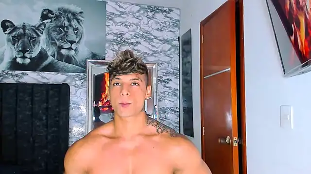 Snapshot of Owen_Muzcle chatting on February 7, 10:20 pm Owen Muzcle online show from February 7, 10:20 pm