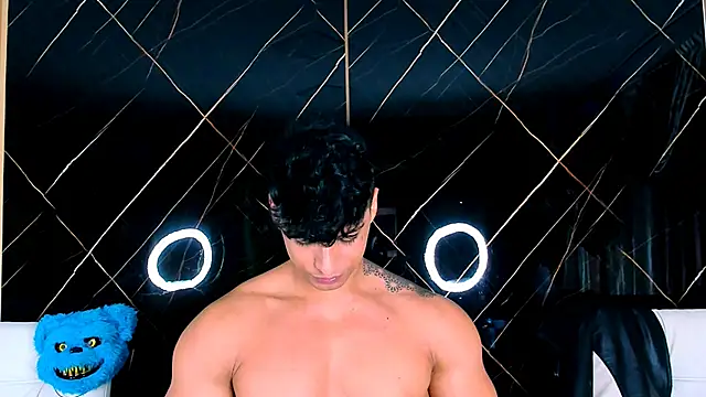 Snapshot of Owen_Muzcle chatting on October 28, 11:51 pm Owen Muzcle online show from October 28, 11:51 pm