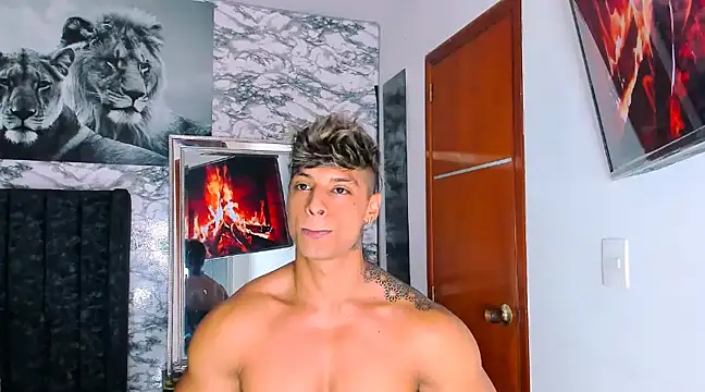 Snapshot of Owen_Muzcle chatting on February 7, 1:36 am Owen Muzcle online show from February 7, 1:36 am