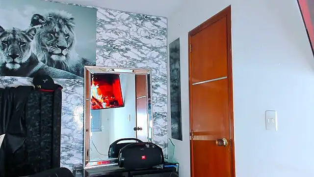 Snapshot of Owen_Muzcle chatting on February 21, 1:00 am Owen Muzcle online show from February 21, 1:00 am