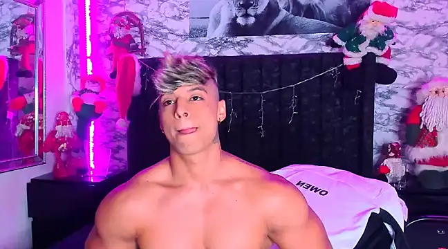 Snapshot of Owen_Muzcle chatting on December 14, 12:22 am Owen Muzcle online show from December 14, 12:22 am