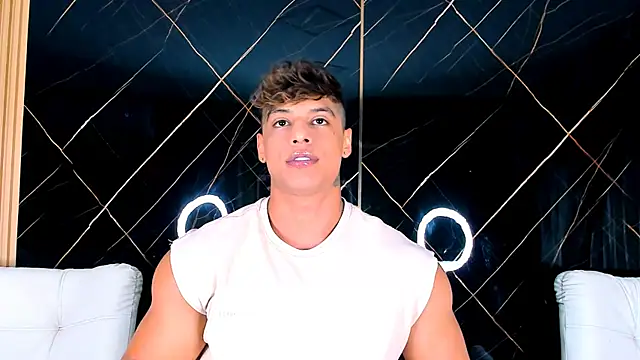 Snapshot of Owen_Muzcle chatting on September 30, 3:56 am Owen Muzcle online show from September 30, 3:56 am