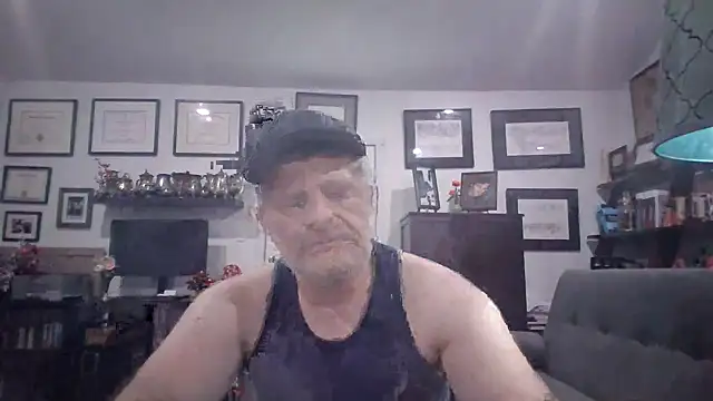 Snapshot of LARawAlways2 chatting on October 6, 4:11 pm LARawAlways2 online show from October 6, 4:11 pm