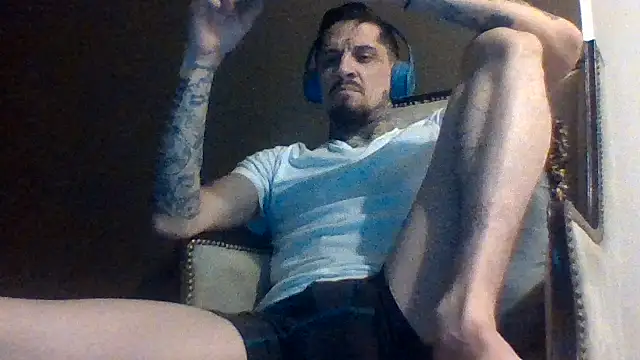 Snapshot of Paybackk100 chatting on February 10, 9:36 am Paybackk100 online show from February 10, 9:36 am