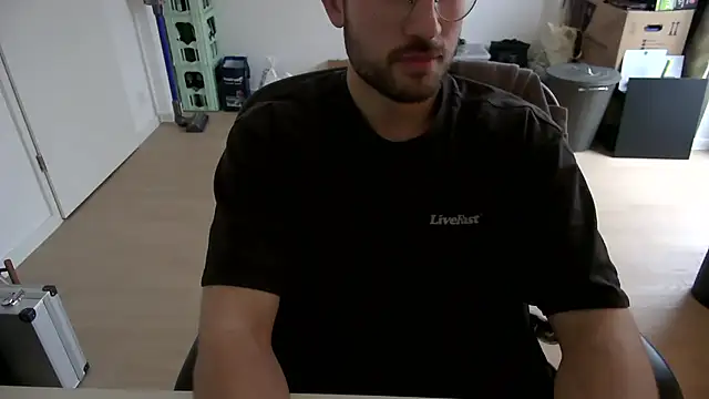 taallguyy 196 online show from November 19, 12:05 pm