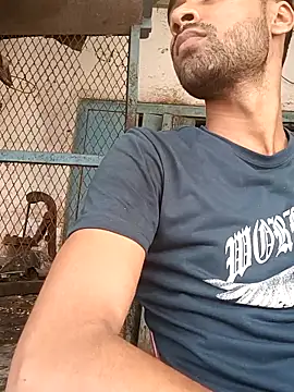 Skinny Bigass 23 online show from May 27, 8:44 am