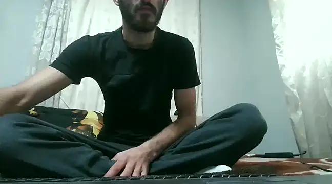 Snapshot of kisandgioni chatting on December 3, 12:38 pm kisandgioni online show from December 3, 12:38 pm