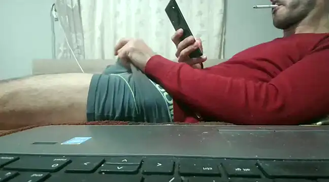 Snapshot of kisandgioni chatting on December 11, 3:44 pm kisandgioni online show from December 11, 3:44 pm