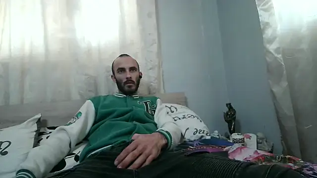 Snapshot of kisandgioni chatting on January 2, 10:05 am kisandgioni online show from January 2, 10:05 am