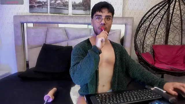 Tommidubois online show from February 12, 7:45 pm