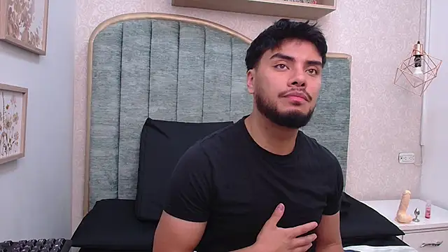 Tommidubois online show from December 5, 1:06 pm