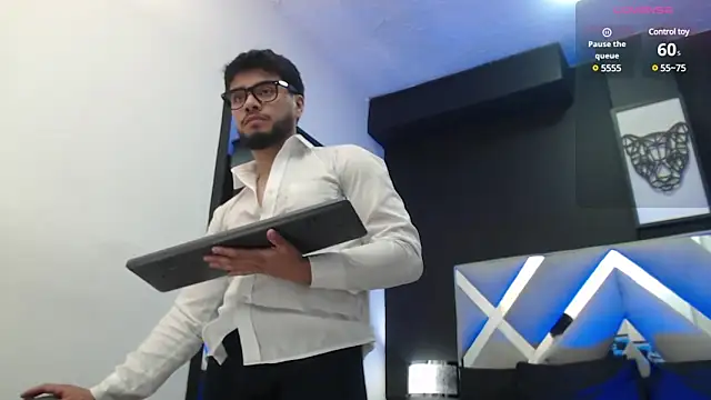 Tommidubois online show from January 3, 3:05 am