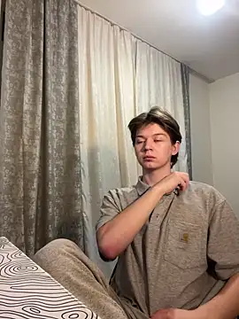 W N G S online show from March 3, 12:45 am