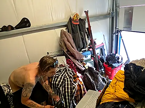 Snapshot of Fuckboy4public chatting on September 13, 12:33 am Fuckboy4public online show from September 13, 12:33 am