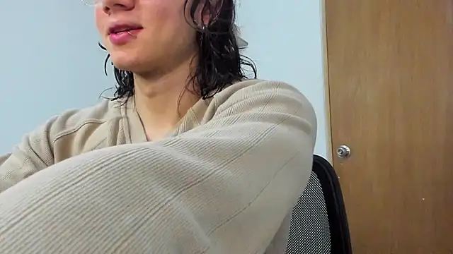 Snapshot of AngelBennet_ chatting on February 20, 3:12 am AngelBennet  online show from February 20, 3:12 am
