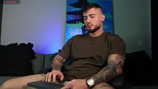 DimitriSullivan  online show from December 28, 4:51 am