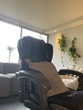 DimitriSullivan  online show from March 30, 9:38 pm